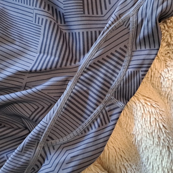 Gymshark Elevate Leggings - Picture 7 of 9